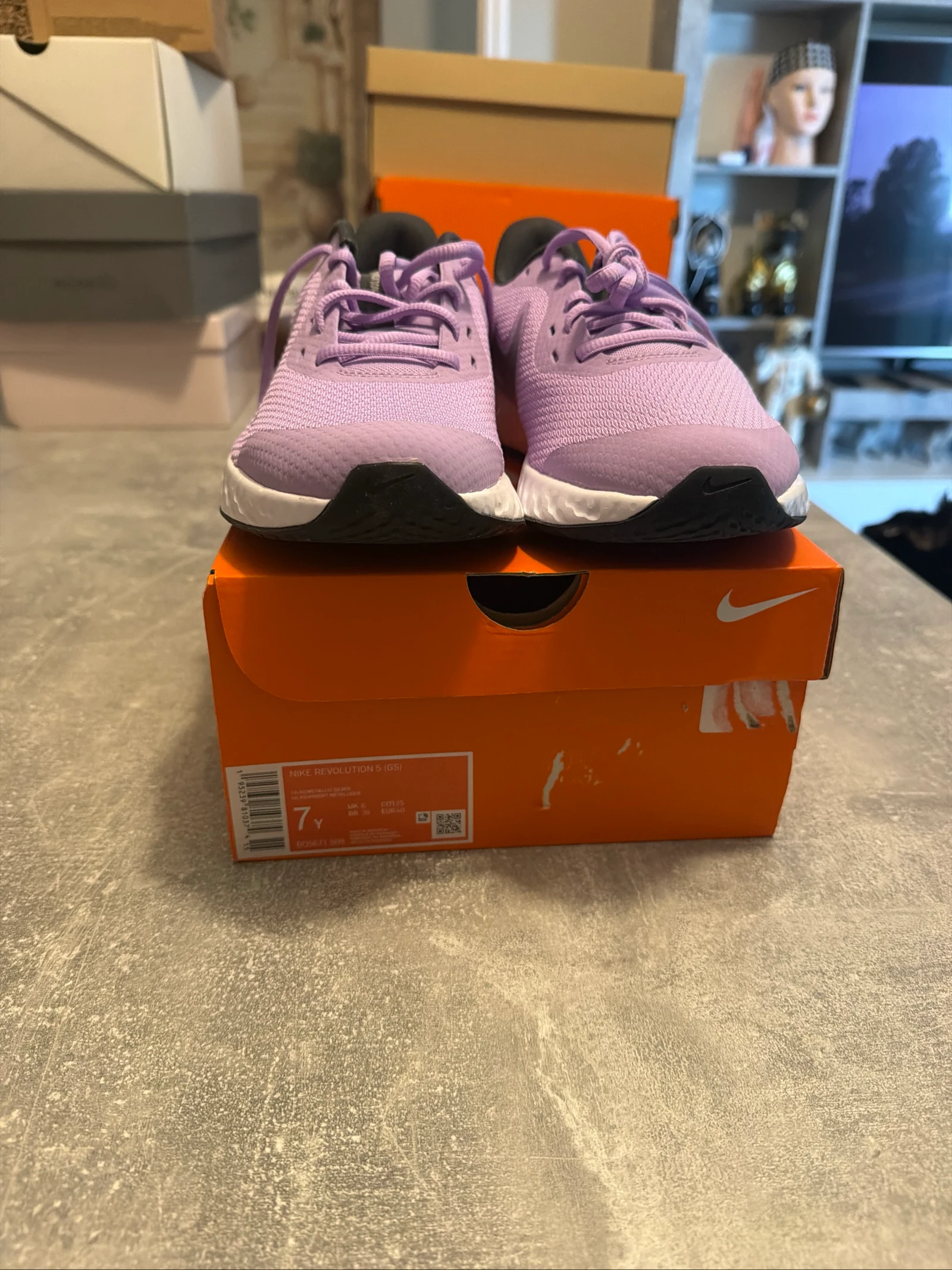 Basket Nike révolution 5 taille 40 neuf 